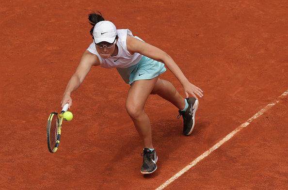 郑赛赛挽救赛点仍出局 金花红土赛季继续低迷？